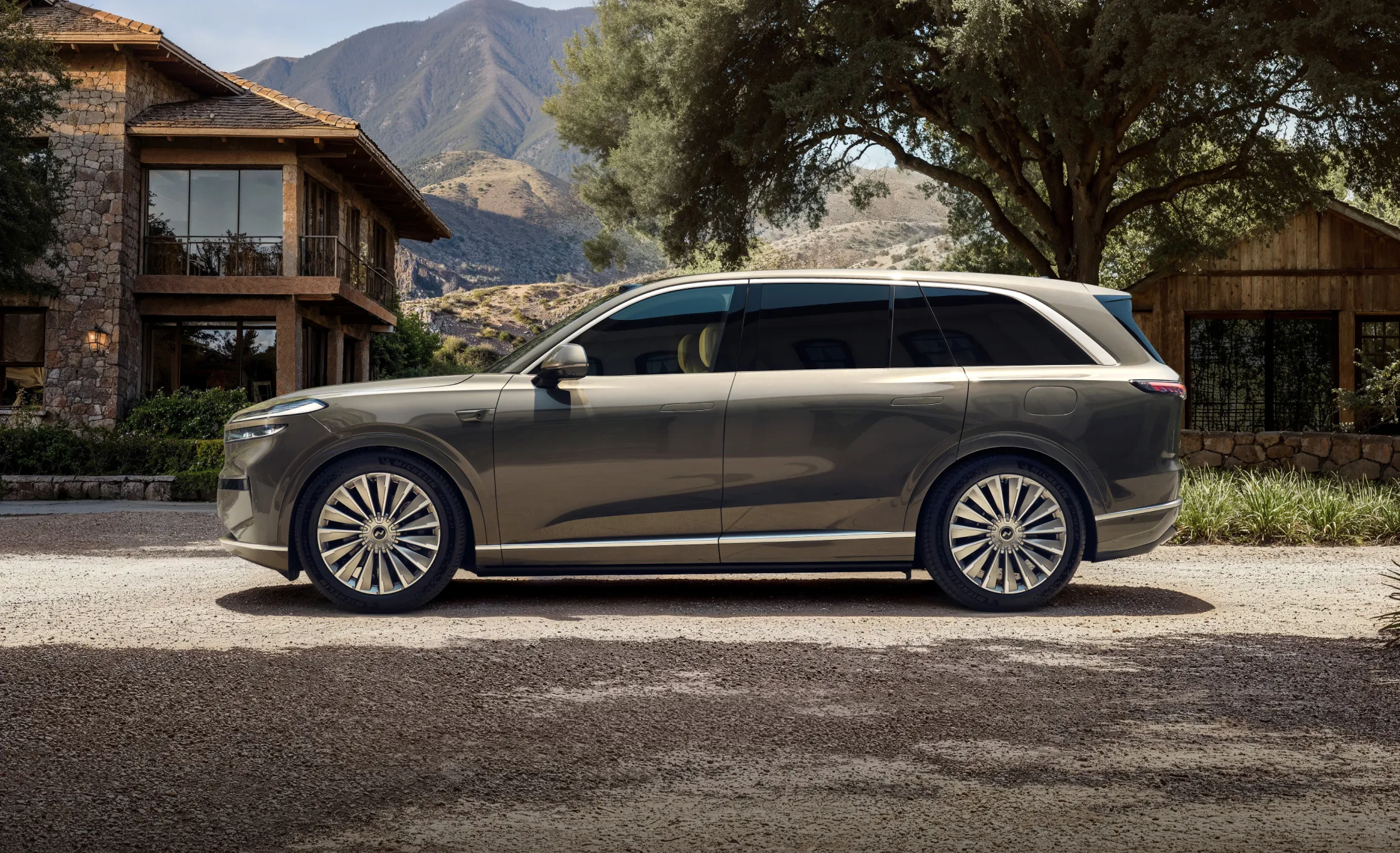 Smooth and natural car side profile