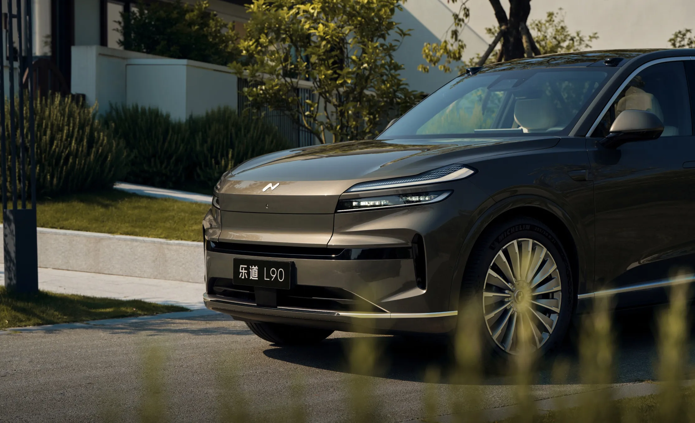 Imposing and majestic front face