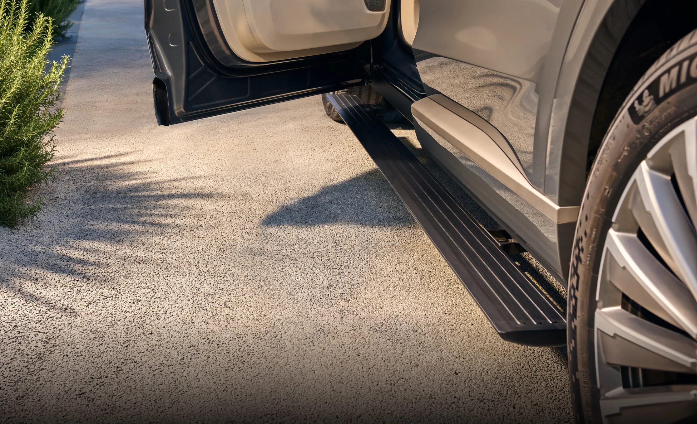 "Step by Step Higher" Winged Electric Pedal