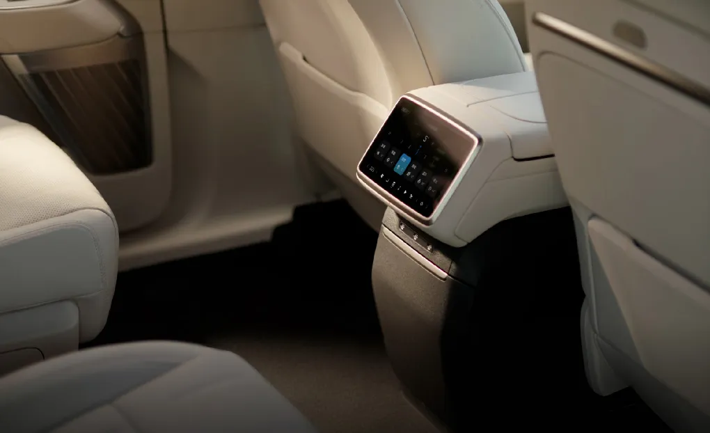 Automotive-grade rear-seat intelligent control screen