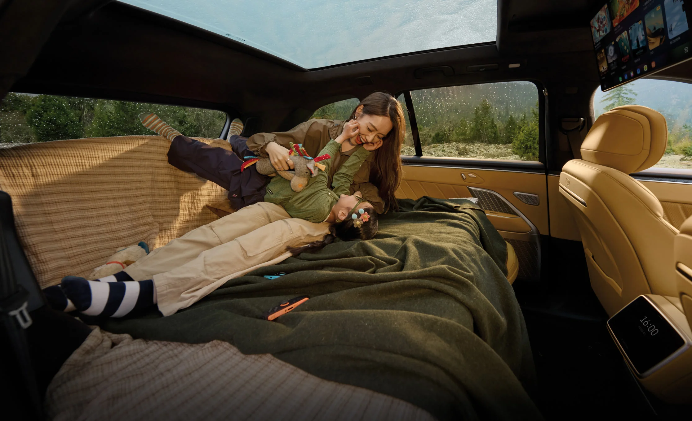 "Transparent and Open" Cabin Space
