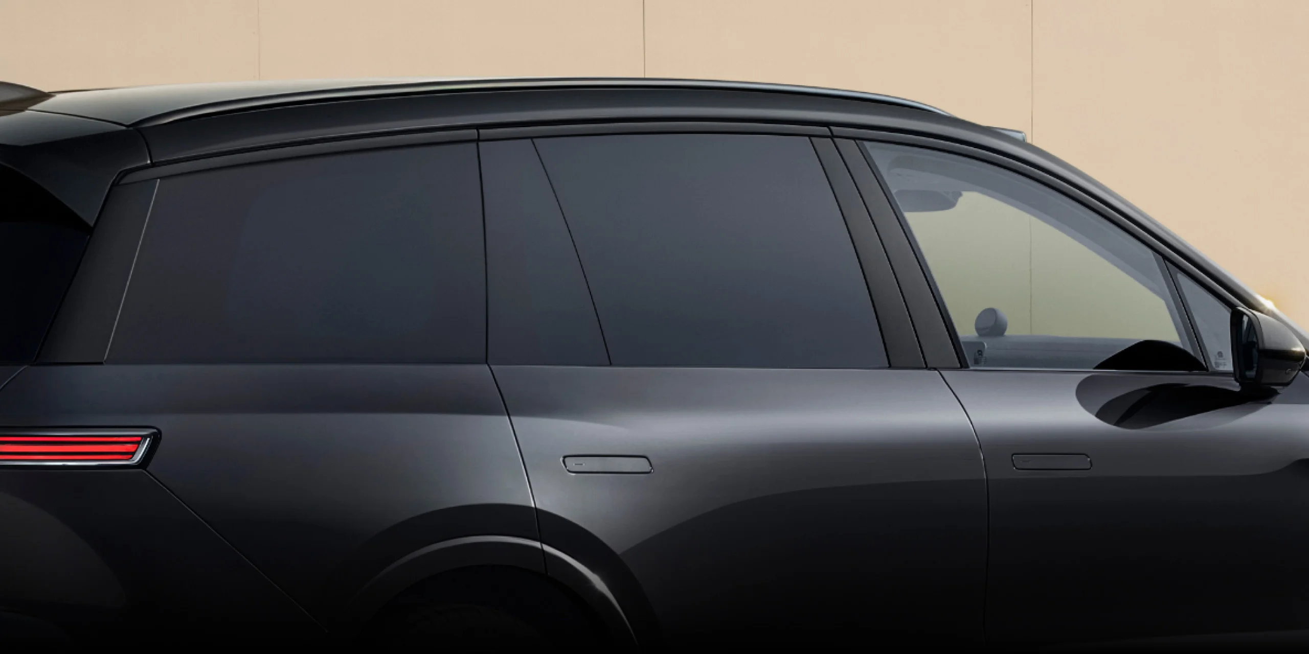 Flush Side Windows
